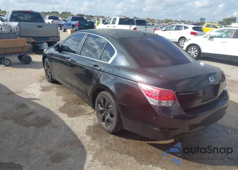 2010 Honda Accord 2.4 Ex-L z USA, uszkodzony, nr VIN 1HGCP2F84AA111438